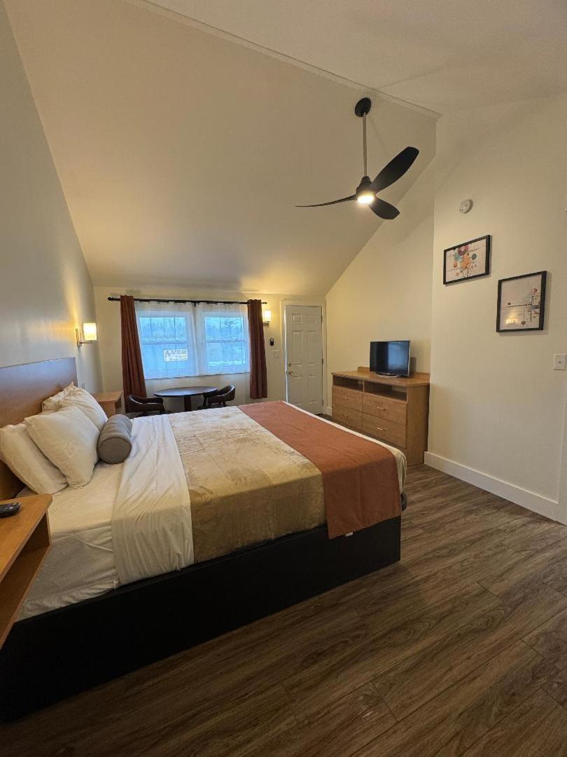 Studio Motel Of Lake George Buitenkant foto