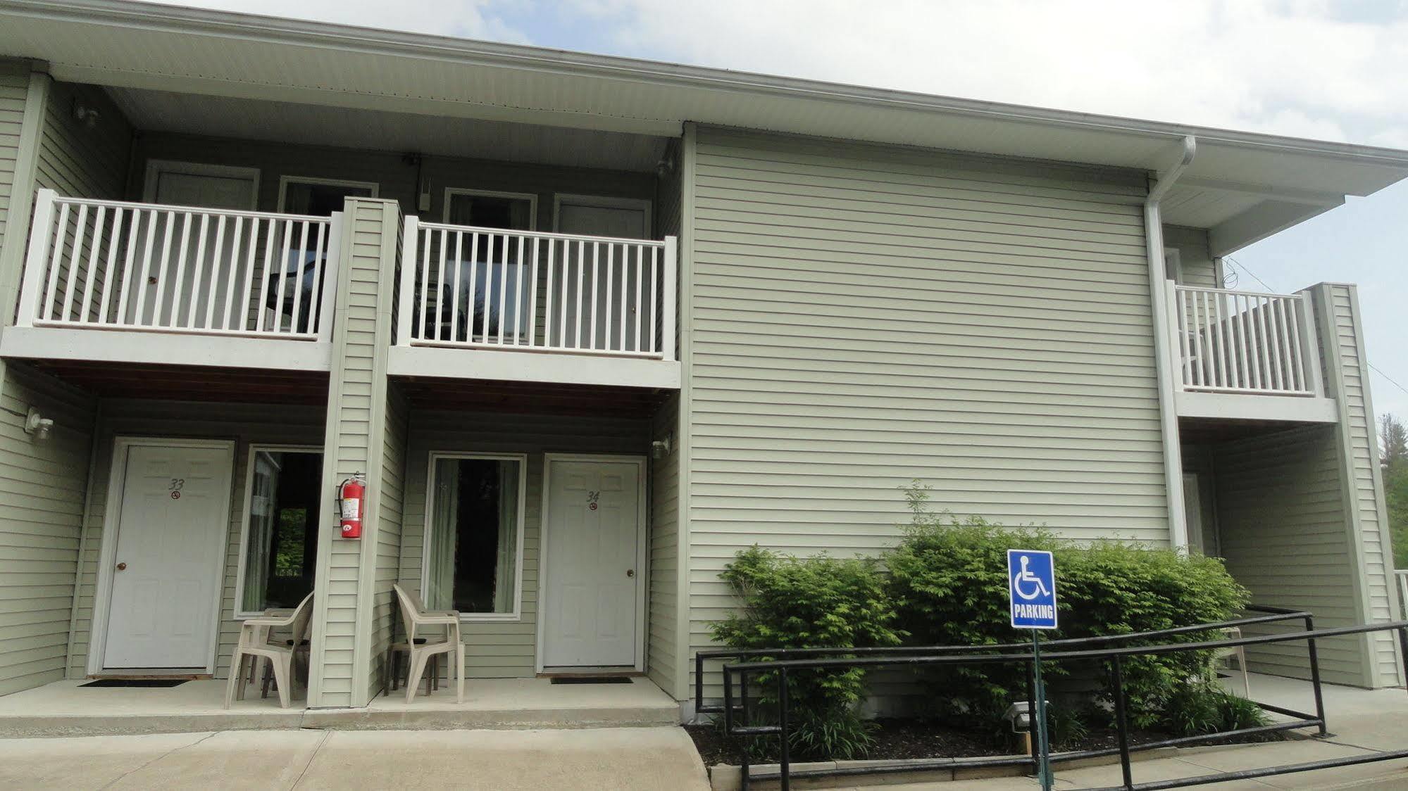 Studio Motel Of Lake George Buitenkant foto