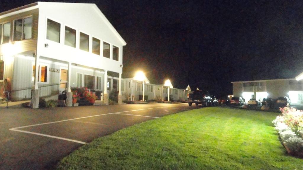 Studio Motel Of Lake George Buitenkant foto